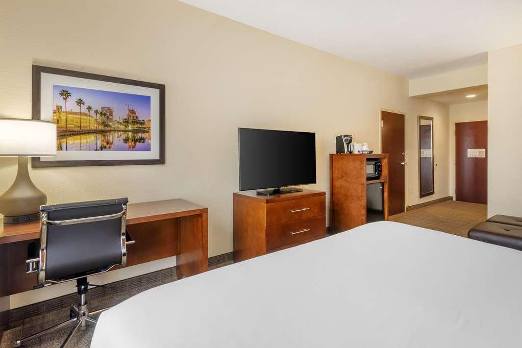 Comfort & Northeast - Gateway Hotel 3*